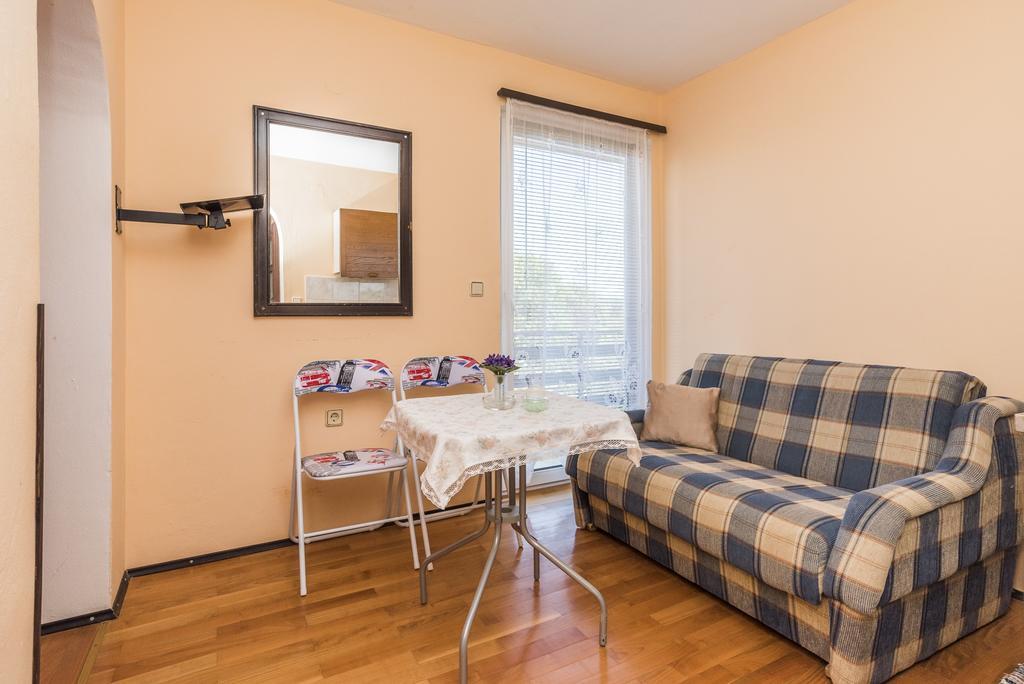 Studios Kastel Buje Extérieur photo